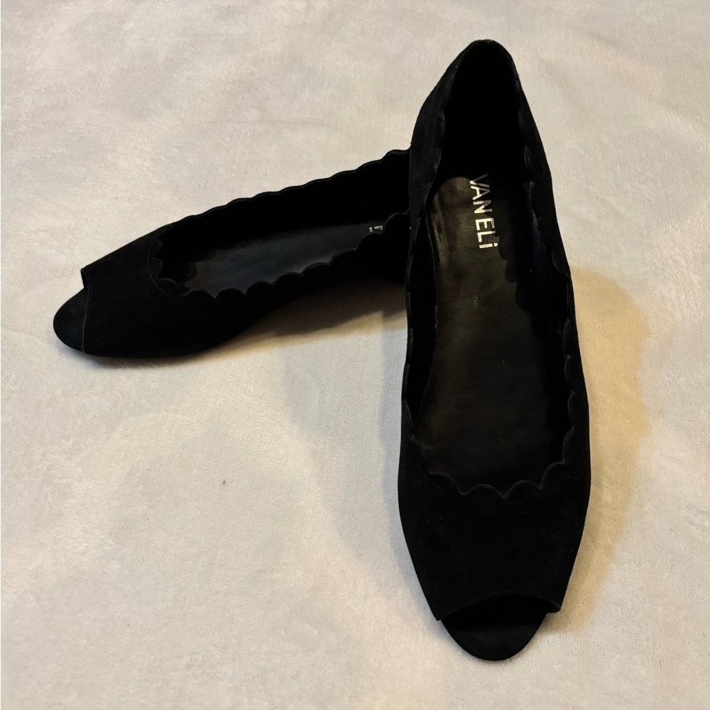 VANELi Black Suede Scalloped Peep Toe Flats - Size 9N Narrow